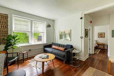Main picture of 484 Brainard St