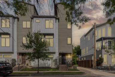Main picture of 251 Currie St