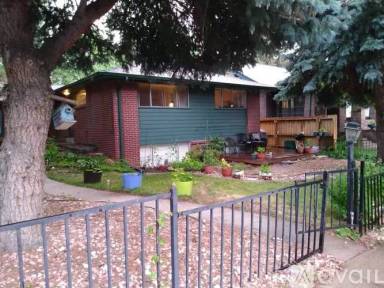 Main picture of 660 N Ogden St
