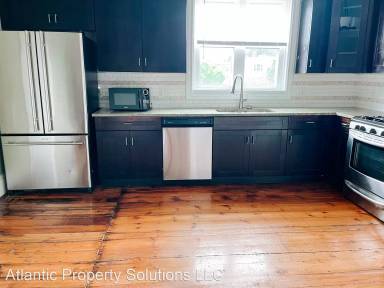 Main picture of 100 Vinton St