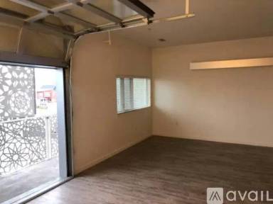 Main picture of 3400 Navajo St