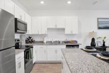 Main picture of 26987 Port Washington Ln