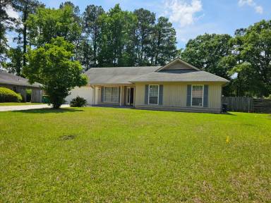 Main picture of 124 Longleaf Cir