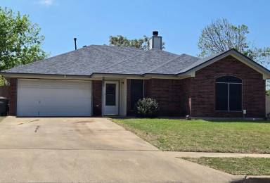 Main picture of 902 Saratoga Ln