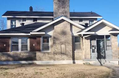 Main picture of 1760 Foster Ave
