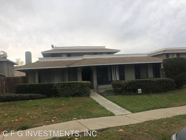 Main picture of 2437 Deodar St