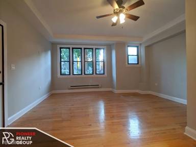 Main picture of 4737 N Hermitage Ave