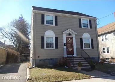 Main picture of 7 Hilltop Rd