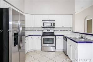 Main picture of 9052 SW 214th St