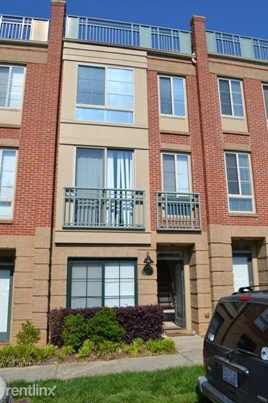 Main picture of 1220 Twin Branches Way