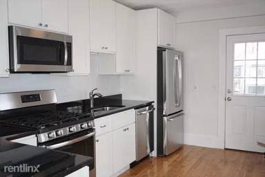 Main picture of 252 Ash St