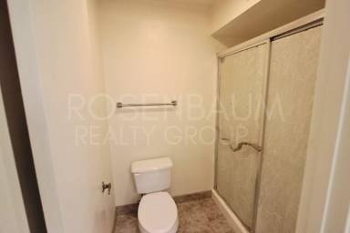 Main picture of 828 E Junction St