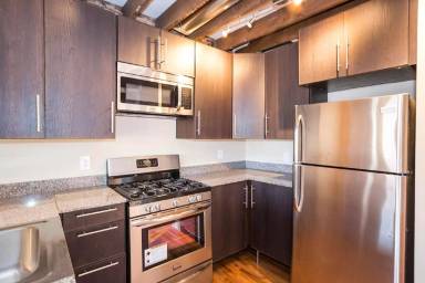 Main picture of 28 E 13th St