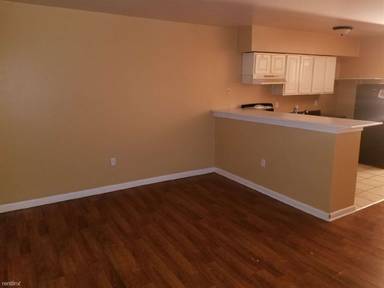 Main picture of 838 N Fulton Ave