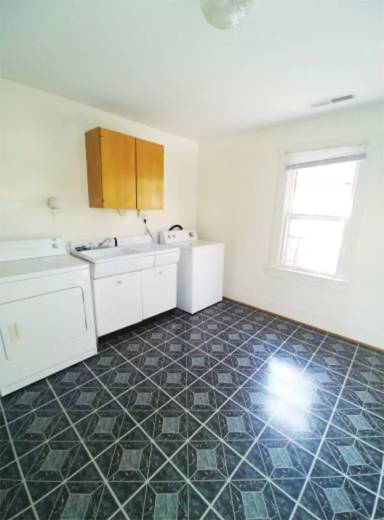 Main picture of 910 N 11th St