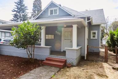 Main picture of 556 W 10th Ave