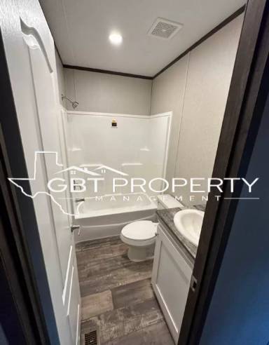 Main picture of 6225 N Oklahoma Trl