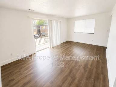 Main picture of 752 N Irving St