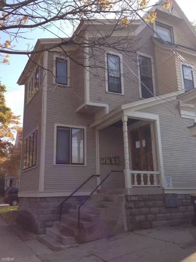 Main picture of 254 Washington St SE