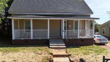 Main picture of 500 Birnie St