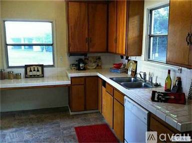 Main picture of 2230 Iroquois Ave