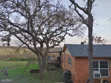 Main picture of 1430 County Road 467
