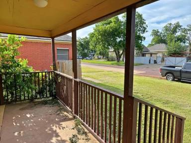Main picture of 1906 8th St