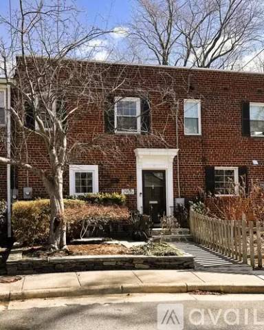 Main picture of 2905 Mosby St