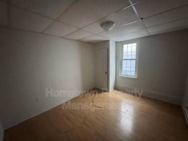 Main picture of 663 E Market St