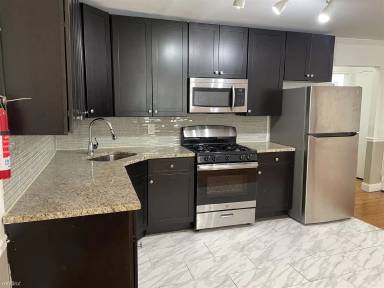 Main picture of 112 66th St