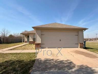 Main picture of 2016 S Highview Ave