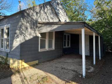 Main picture of 2550 S 21st St