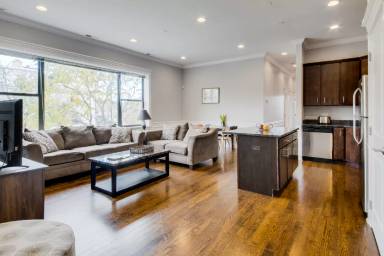 Main picture of 1509 W Balmoral Ave