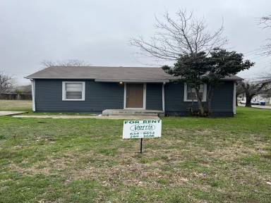 Main picture of 302 W Lincoln Ave