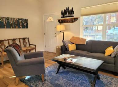 Main picture of 1598 NW Albany Ave