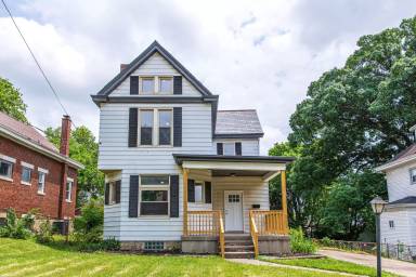 Main picture of 3740 Carson Ave