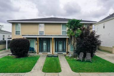 Main picture of 6749 General Haig St