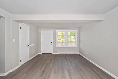 Main picture of 15207 National Pike