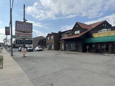 Main picture of 1506 Lincoln Way