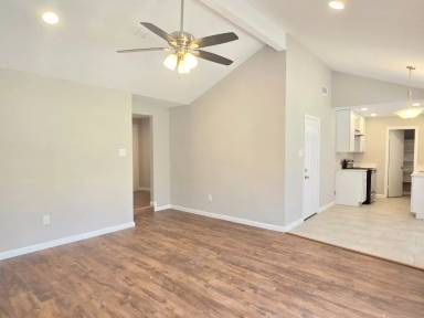 Main picture of 5404 Hazel St