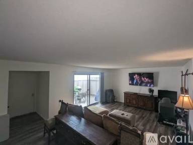 Main picture of 25925 Oak St