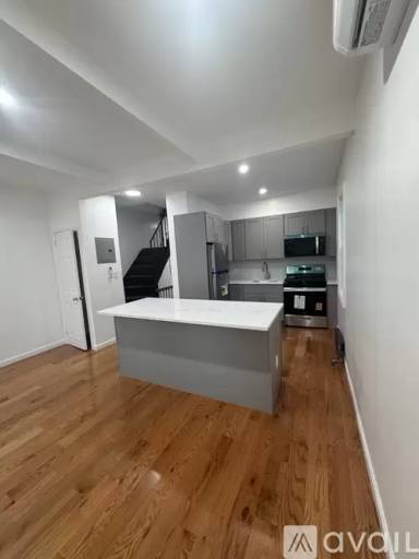 Main picture of 10719 90th St