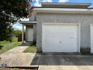 Main picture of 5807 Golf Bnd