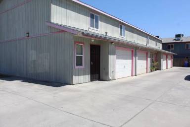 Main picture of 125 E Garden Ave