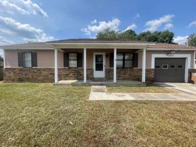 Main picture of 3215 Sandlin Rd SW