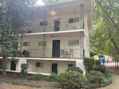 Main picture of 699 Argonne Ave NE