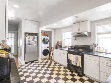 Main picture of 17 Allen St