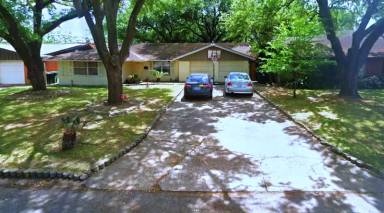 Main picture of 8935 Altamont Dr