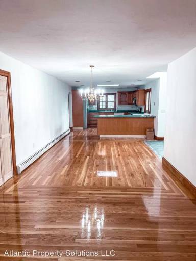 Main picture of 467 Armistice Blvd