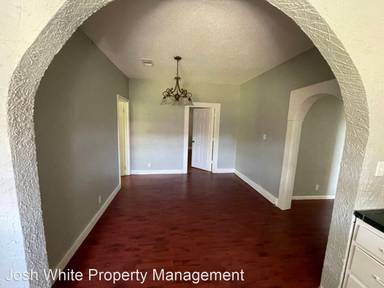 Main picture of 111 W Heron St